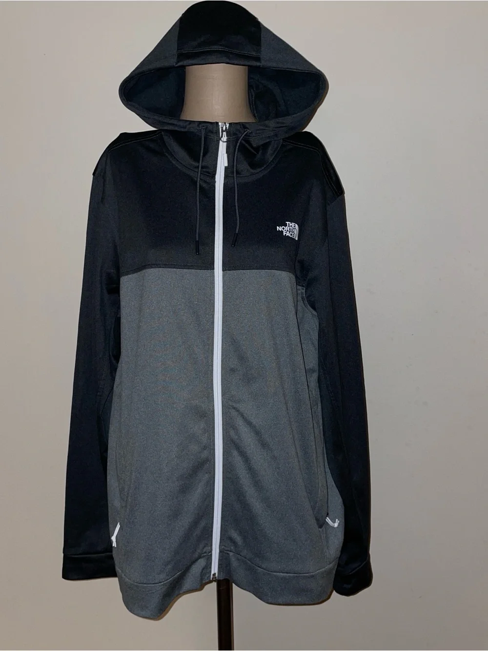The North‎ Face Black & Gray Hooded Full-Zip MENS LARGE